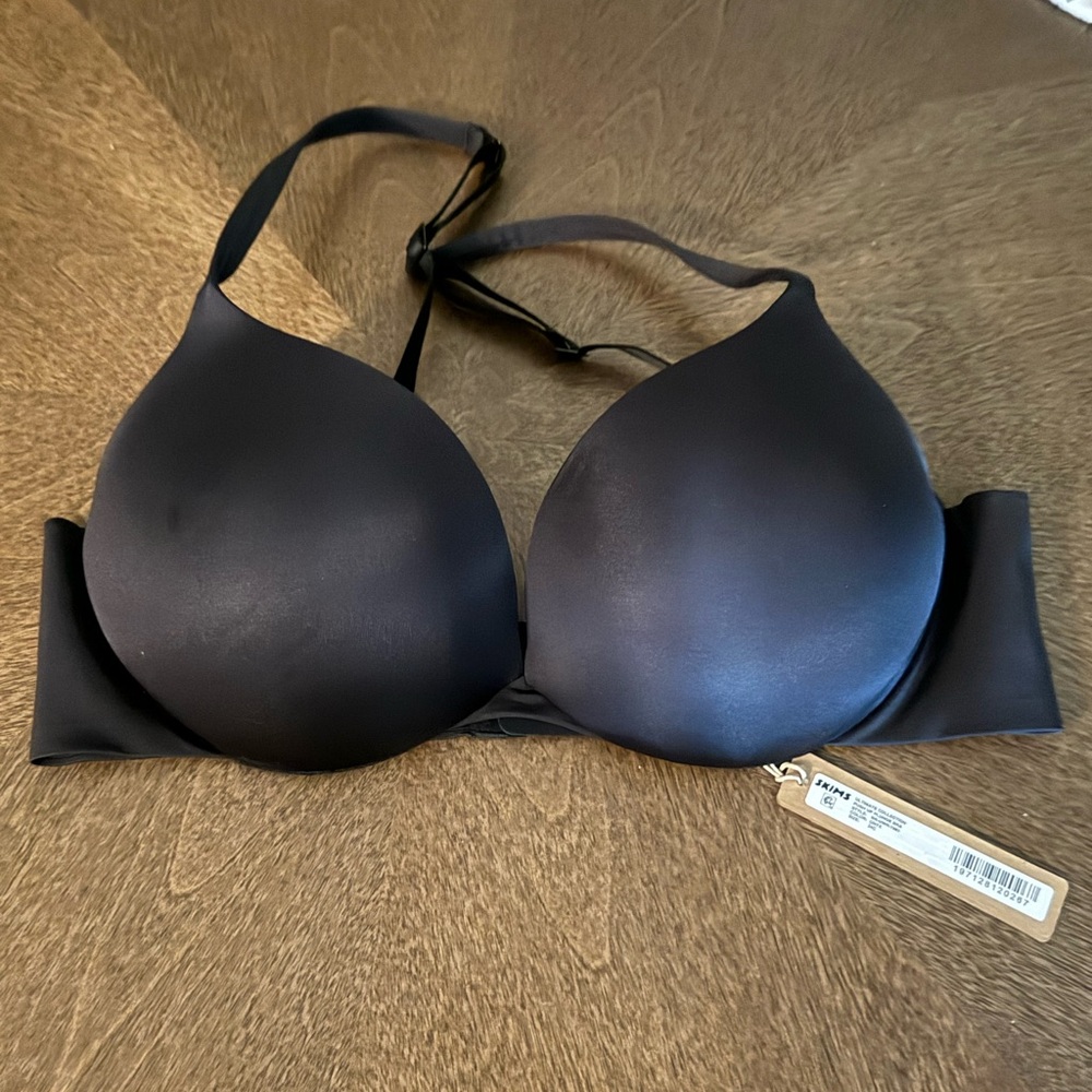 Skims push up T-shirt bra with tags